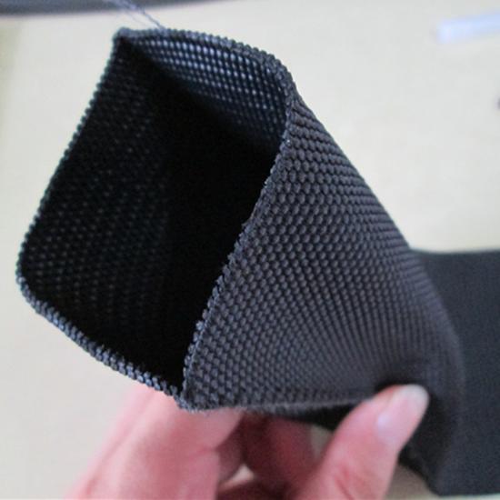 Selongsong selang poliester untuk perlindungan abrasi selang hidrolik