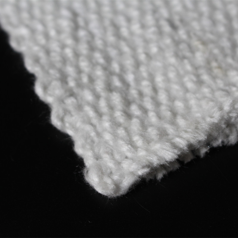 Apa manfaat menggunakan kain keramik pada aplikasi suhu tinggi?